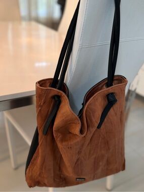 Alchimia Two toned Leather Tote with Black Straps, purchased in Italy.